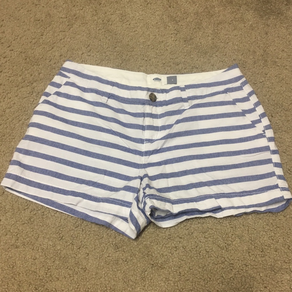 *2 PAIRS* Women’s Old Navy shorts